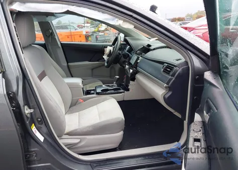 2013 Toyota Camry Le z USA, uszkodzony, nr VIN 4T1BF1FKXDU646646